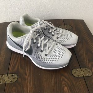 Ladies Nike Zoom Pegasus 34 running shoes